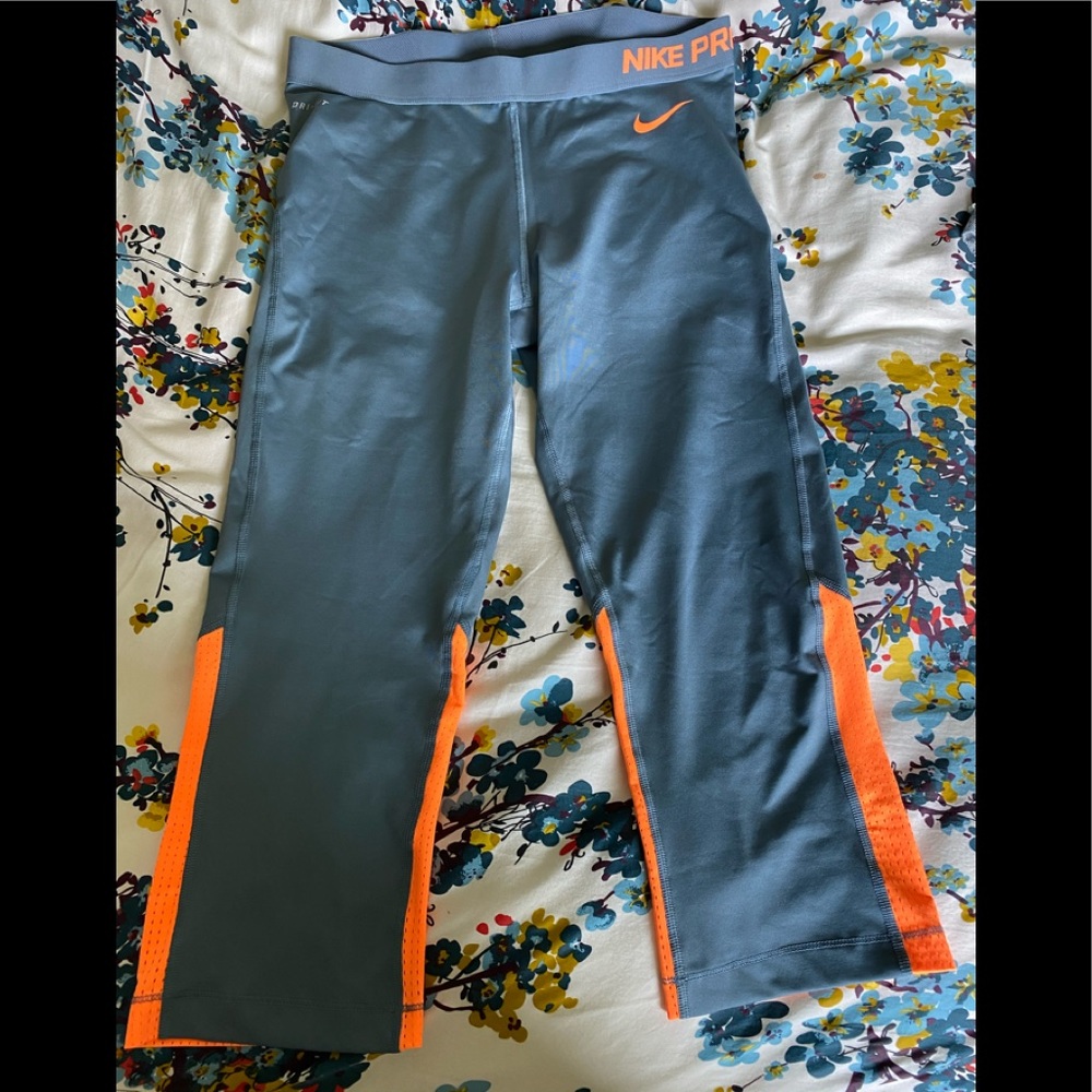 Nike Pro grey n orange Capri leggings